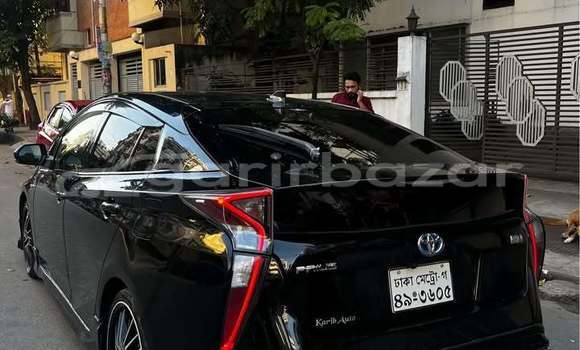 Buy Used 2017 Toyota prius in Dhaka, Dhaka Buy Used 2017 Toyota prius in Dhaka, Dhaka