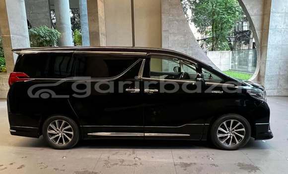 Buy Used 2017 Toyota Alphard in Dhaka, Dhaka Buy Used 2017 Toyota Alphard in Dhaka, Dhaka