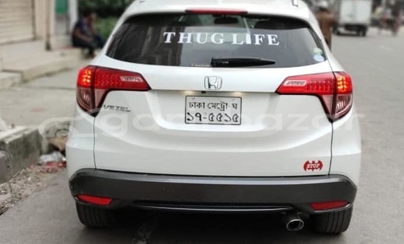 Buy Used 2015 Honda Vezel in Dhaka, Dhaka Buy Used 2015 Honda Vezel in Dhaka, Dhaka