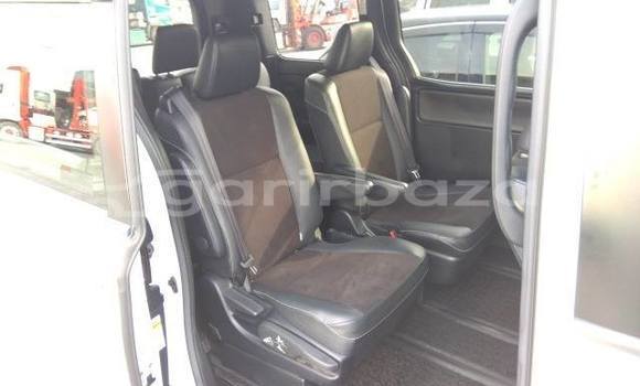 Buy Used 2020 Toyota Noah in Dhaka, Dhaka Buy Used 2020 Toyota Noah in Dhaka, Dhaka