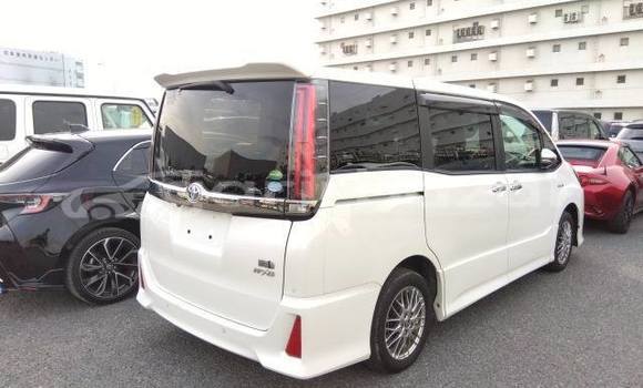Buy Used 2020 Toyota Noah in Dhaka, Dhaka Buy Used 2020 Toyota Noah in Dhaka, Dhaka