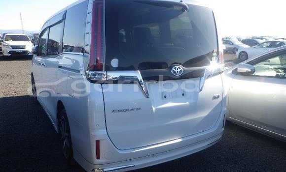 কেনা ব্যবহৃত Toyota Esquire White গাড়ী মধ্যে ঢাকা মধ্যে Dhaka কেনা ব্যবহৃত Toyota Esquire White গাড়ী মধ্যে ঢাকা মধ্যে Dhaka