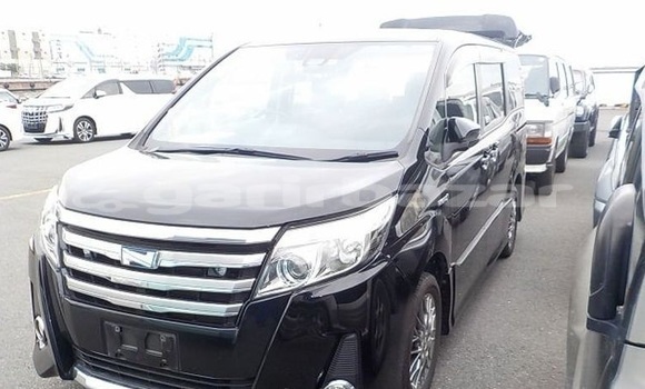 Buy Used 2016 Toyota Noah in Dhaka, Dhaka Buy Used 2016 Toyota Noah in Dhaka, Dhaka
