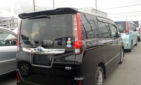 Buy Used 2016 Toyota Noah in Dhaka, Dhaka Buy Used 2016 Toyota Noah in Dhaka, Dhaka