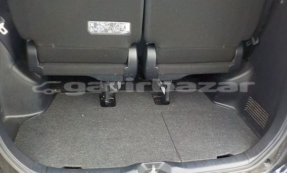 Buy Used 2016 Toyota Noah in Dhaka, Dhaka Buy Used 2016 Toyota Noah in Dhaka, Dhaka