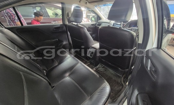 Buy Used 2015 Honda Grace in Dhaka, Dhaka Buy Used 2015 Honda Grace in Dhaka, Dhaka