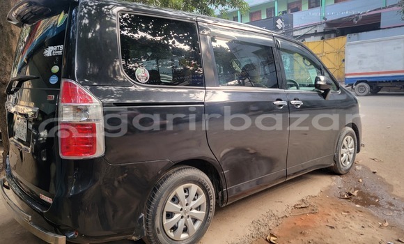 Buy Used 2009 Toyota X Noah in Dhaka, Dhaka Buy Used 2009 Toyota X Noah in Dhaka, Dhaka