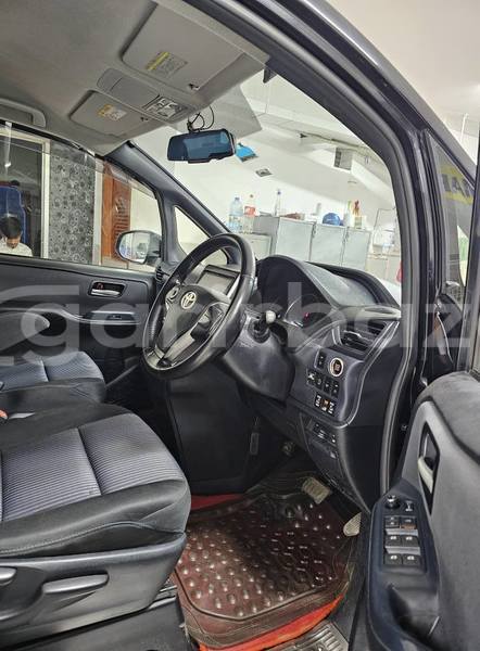 Big with watermark toyota noah dhaka dhaka 47160