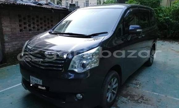 Buy Used 2010 Toyota Noah in Dhaka, Dhaka Buy Used 2010 Toyota Noah in Dhaka, Dhaka