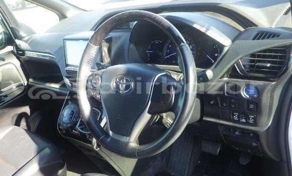 Buy Used 2019 Toyota Esquire in Dhaka, Dhaka Buy Used 2019 Toyota Esquire in Dhaka, Dhaka