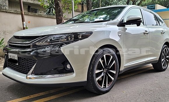 Buy Used 2015 Toyota Harrier in Dhaka, Dhaka Buy Used 2015 Toyota Harrier in Dhaka, Dhaka
