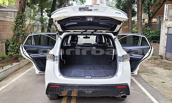 Buy Used 2015 Toyota Harrier in Dhaka, Dhaka Buy Used 2015 Toyota Harrier in Dhaka, Dhaka