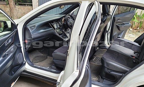 Buy Used 2015 Toyota Harrier in Dhaka, Dhaka Buy Used 2015 Toyota Harrier in Dhaka, Dhaka