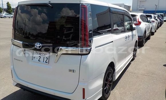 কেনা ব্যবহৃত Toyota Esquire White গাড়ী মধ্যে ঢাকা মধ্যে Dhaka কেনা ব্যবহৃত Toyota Esquire White গাড়ী মধ্যে ঢাকা মধ্যে Dhaka