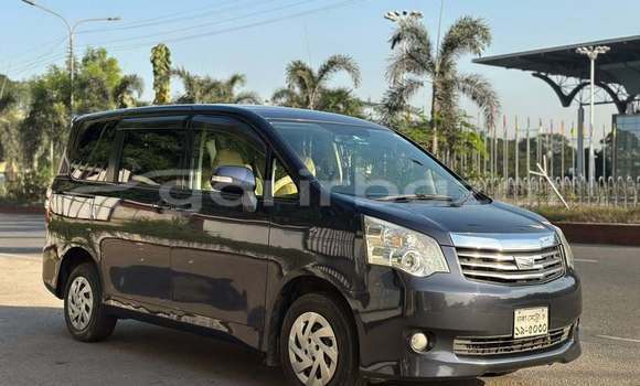 Buy Used 2012 Toyota Noah in Dhaka, Dhaka Buy Used 2012 Toyota Noah in Dhaka, Dhaka