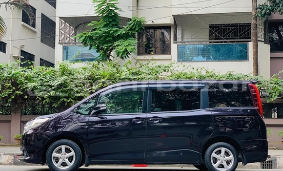 Buy Used 2015 Toyota Noah in Dhaka, Dhaka Buy Used 2015 Toyota Noah in Dhaka, Dhaka