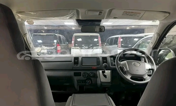 Buy Used Toyota Hiace ambulance dx 2019 in Baniachang, Habiganj Buy Used Toyota Hiace ambulance dx 2019 in Baniachang, Habiganj