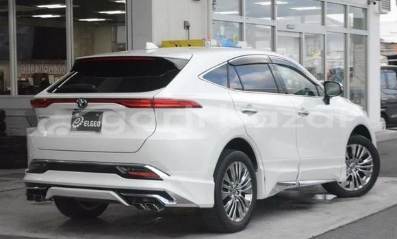 Buy Used 2020 Toyota Harrier in Dhaka, Dhaka Buy Used 2020 Toyota Harrier in Dhaka, Dhaka