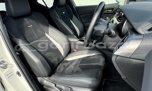 Buy Used 2020 Toyota C-HR in Dhaka, Dhaka Buy Used 2020 Toyota C-HR in Dhaka, Dhaka