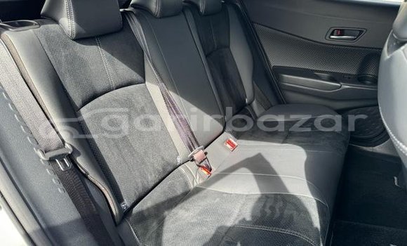 Buy Used 2020 Toyota C-HR in Dhaka, Dhaka Buy Used 2020 Toyota C-HR in Dhaka, Dhaka