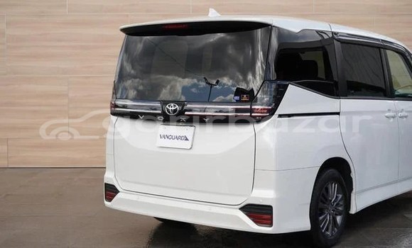 Buy Used 2022 Toyota Voxy in Dhaka, Dhaka Buy Used 2022 Toyota Voxy in Dhaka, Dhaka