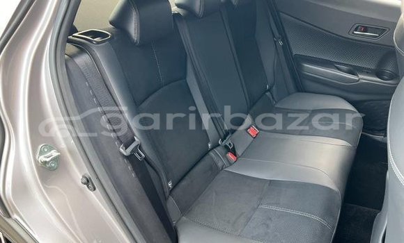 Buy Used 2020 Toyota C-HR in Dhaka, Dhaka Buy Used 2020 Toyota C-HR in Dhaka, Dhaka