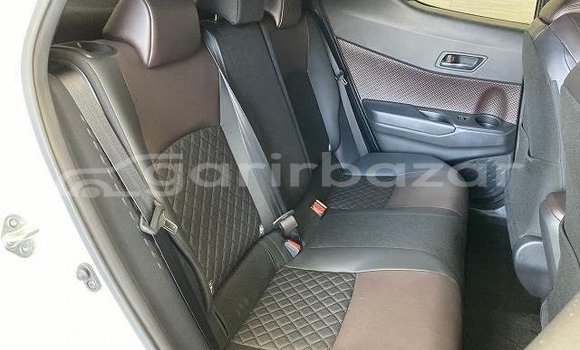 Buy Used 2020 Toyota C-HR in Dhaka, Dhaka Buy Used 2020 Toyota C-HR in Dhaka, Dhaka