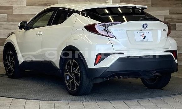 Buy Used 2020 Toyota C-HR in Dhaka, Dhaka Buy Used 2020 Toyota C-HR in Dhaka, Dhaka
