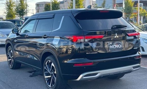 Buy Used 2022 Mitsubishi Outlandar in Dhaka, Dhaka Buy Used 2022 Mitsubishi Outlandar in Dhaka, Dhaka