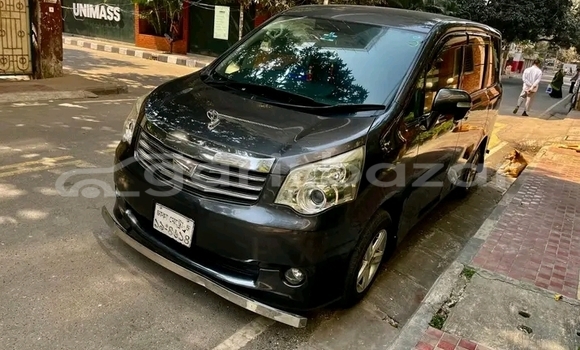 Buy Used Toyota Noah g grade hybrid 2019 in Baniachang, Habiganj Buy Used Toyota Noah g grade hybrid 2019 in Baniachang, Habiganj