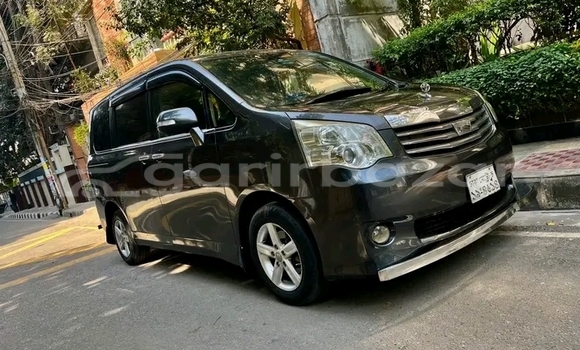 Buy Used Toyota Noah g grade hybrid 2019 in Baniachang, Habiganj Buy Used Toyota Noah g grade hybrid 2019 in Baniachang, Habiganj