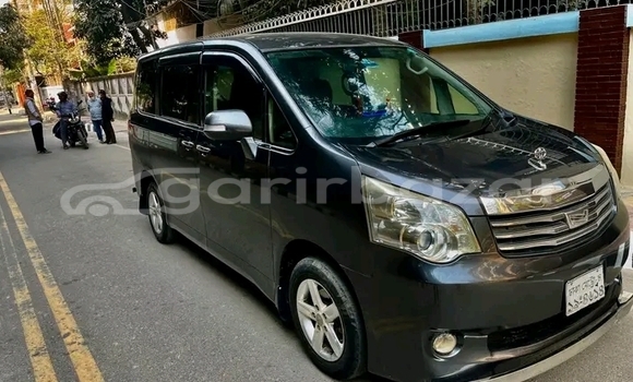 Buy Used Toyota Noah hyb g 2 door power 2020 in Baniachang, Habiganj Buy Used Toyota Noah hyb g 2 door power 2020 in Baniachang, Habiganj