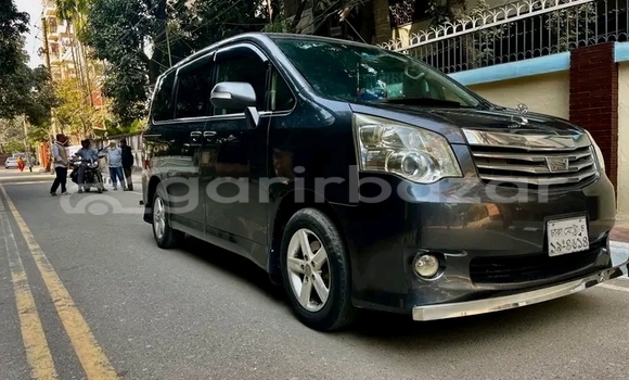 Buy Used Toyota Noah hyb g 2 door power 2020 in Baniachang, Habiganj Buy Used Toyota Noah hyb g 2 door power 2020 in Baniachang, Habiganj