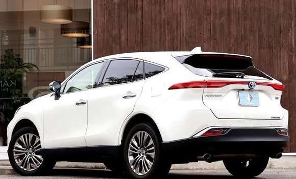 Buy Used 2020 Toyota Harrier in Dhaka, Dhaka Buy Used 2020 Toyota Harrier in Dhaka, Dhaka
