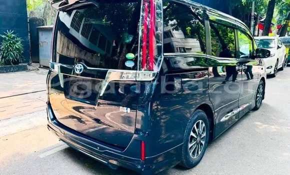 Buy Used Toyota Esquire gi premium aero kit 2019 in Adamighi, Bogora Buy Used Toyota Esquire gi premium aero kit 2019 in Adamighi, Bogora