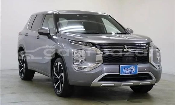 Buy Used 2022 Mitsubishi Outlandar in Dhaka, Dhaka Buy Used 2022 Mitsubishi Outlandar in Dhaka, Dhaka