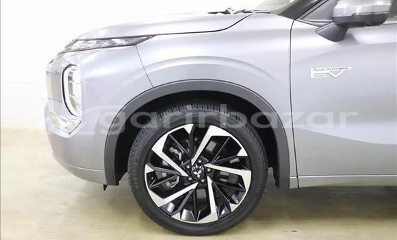 Buy Used 2022 Mitsubishi Outlandar in Dhaka, Dhaka Buy Used 2022 Mitsubishi Outlandar in Dhaka, Dhaka