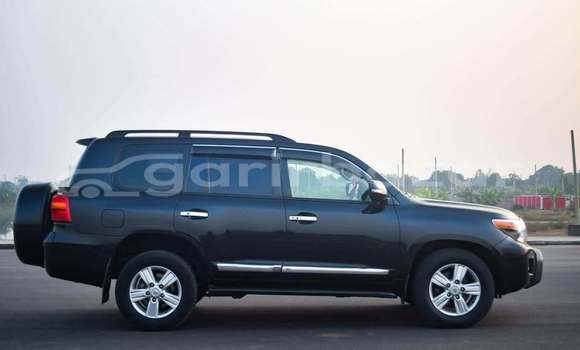Buy Used 2016 Toyota Land Cruiser in Dhaka, Dhaka Buy Used 2016 Toyota Land Cruiser in Dhaka, Dhaka