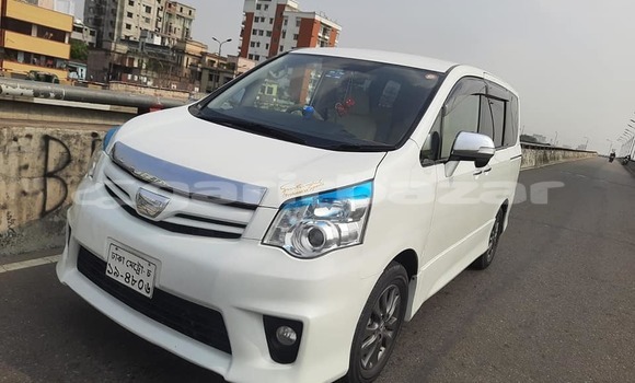 কেনা ব্যবহৃত Toyota Noah White গাড়ী মধ্যে ঢাকা মধ্যে Dhaka কেনা ব্যবহৃত Toyota Noah White গাড়ী মধ্যে ঢাকা মধ্যে Dhaka
