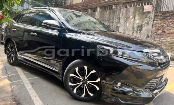 Buy Used 2014 Toyota Harrier in Dhaka, Dhaka Buy Used 2014 Toyota Harrier in Dhaka, Dhaka