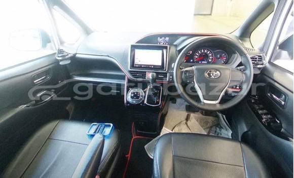 কেনা ব্যবহৃত Toyota Noah White গাড়ী মধ্যে ঢাকা মধ্যে Dhaka কেনা ব্যবহৃত Toyota Noah White গাড়ী মধ্যে ঢাকা মধ্যে Dhaka