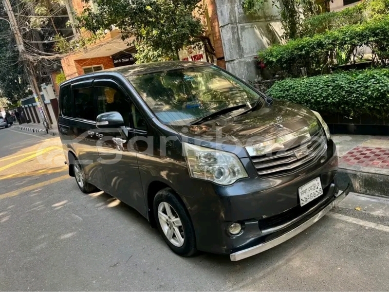Big with watermark toyota noah hybrid dhaka dhaka 47637