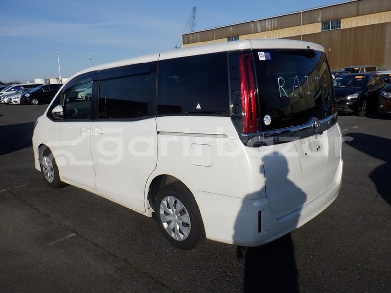 Big with watermark toyota noah dhaka dhaka 47666