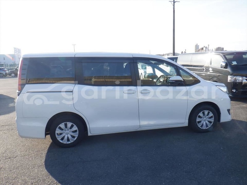 Big with watermark toyota noah dhaka dhaka 47666