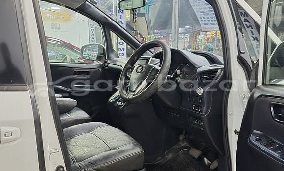 Buy Used 2014 Toyota Esquire in Dhaka, Dhaka Buy Used 2014 Toyota Esquire in Dhaka, Dhaka