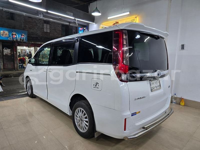 Big with watermark toyota esquire dhaka dhaka 47686