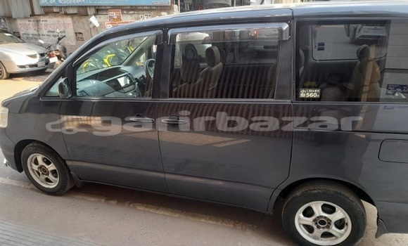 Buy Used 2002 Toyota Noah in Dhaka, Dhaka Buy Used 2002 Toyota Noah in Dhaka, Dhaka