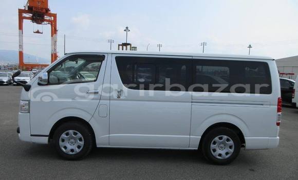 কেনা ব্যবহৃত Toyota Hiace White গাড়ী মধ্যে ঢাকা মধ্যে Dhaka কেনা ব্যবহৃত Toyota Hiace White গাড়ী মধ্যে ঢাকা মধ্যে Dhaka