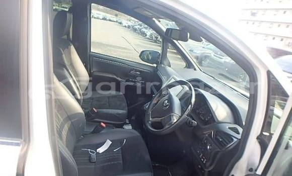 কেনা ব্যবহৃত Toyota Esquire White গাড়ী মধ্যে ঢাকা মধ্যে Dhaka কেনা ব্যবহৃত Toyota Esquire White গাড়ী মধ্যে ঢাকা মধ্যে Dhaka