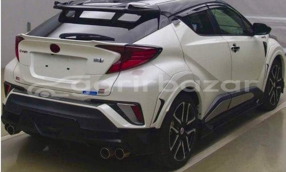 কেনা ব্যবহৃত Toyota C-HR White গাড়ী মধ্যে ঢাকা মধ্যে Dhaka কেনা ব্যবহৃত Toyota C-HR White গাড়ী মধ্যে ঢাকা মধ্যে Dhaka